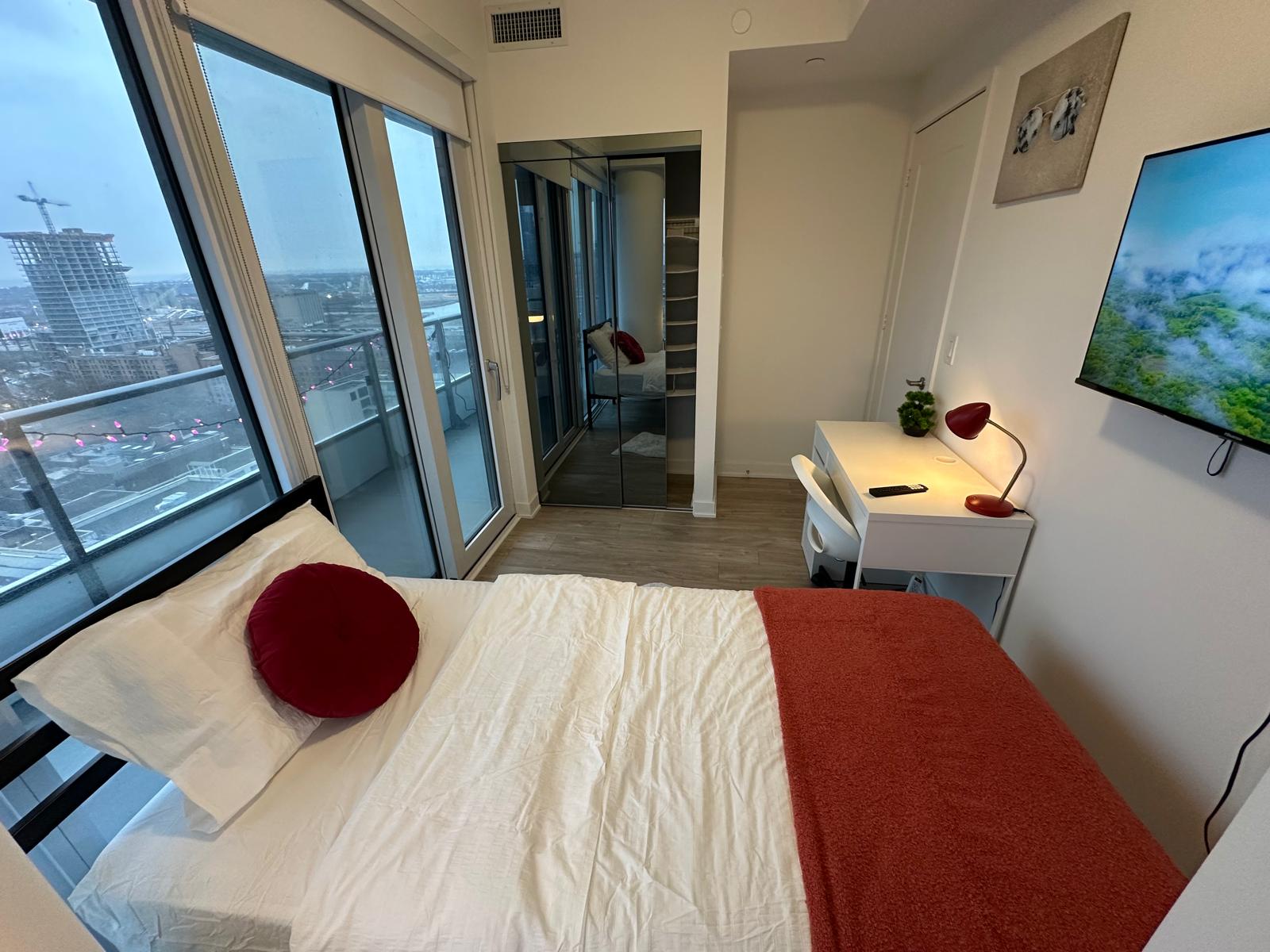 Silver Plus Room - 70 Princess St - Toronto